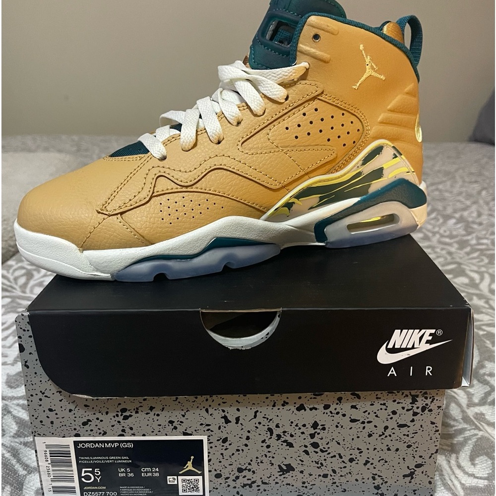 Jordan MVP Sneakers